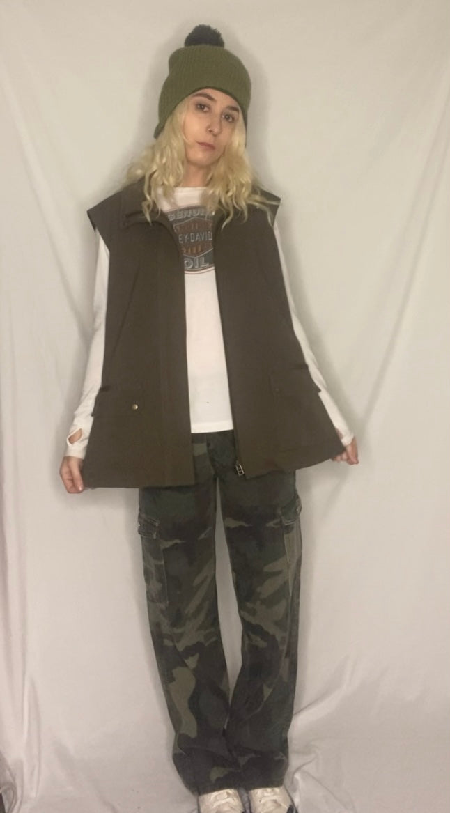 Khaki green vintage army girl zip up vest with pockets
