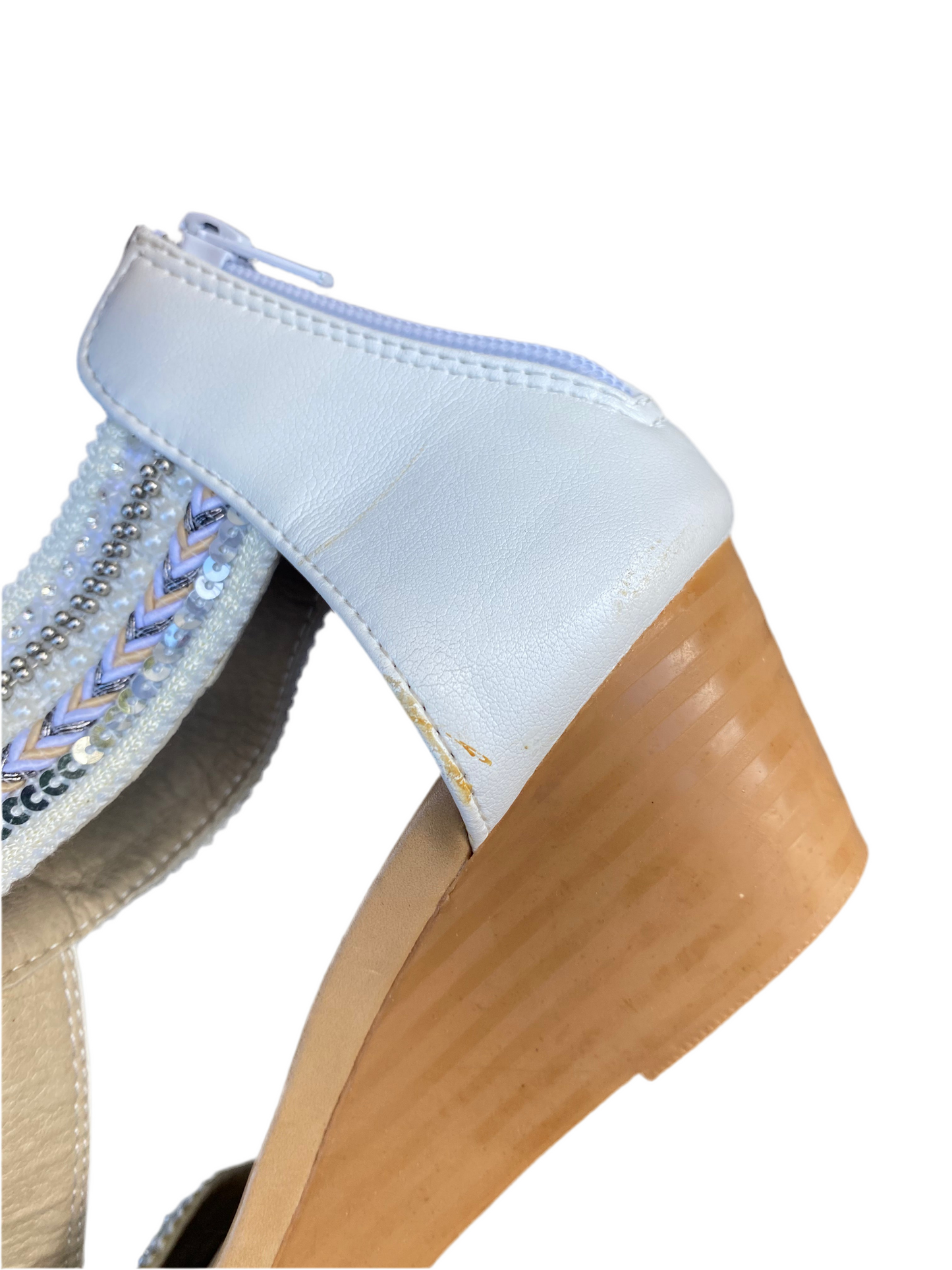Stunning Y2K beaded white/tan Sandals