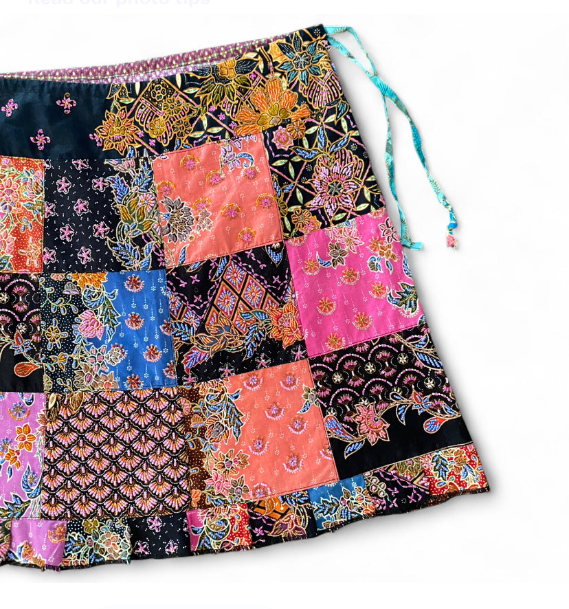 Amazing patchwork midi skirt with stunning beading 🩷
