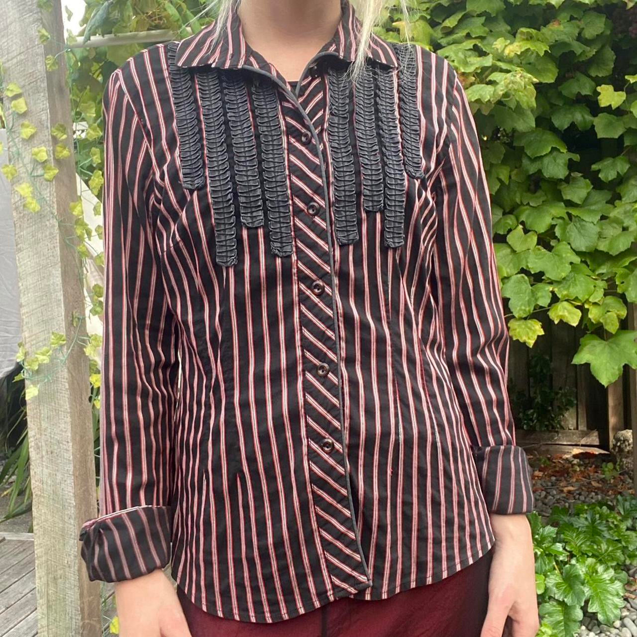 Coolest Vintage 90s red/black button up shirt