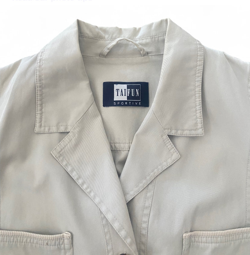 Vintage 90s cream coat with belt detail