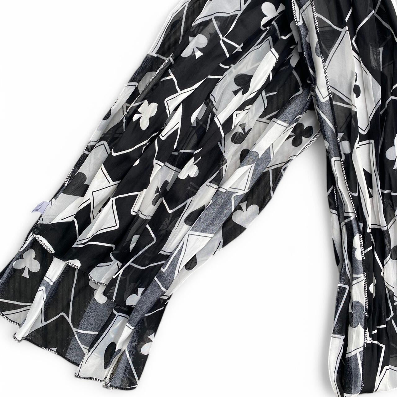 Black and white pleated silk Scarf