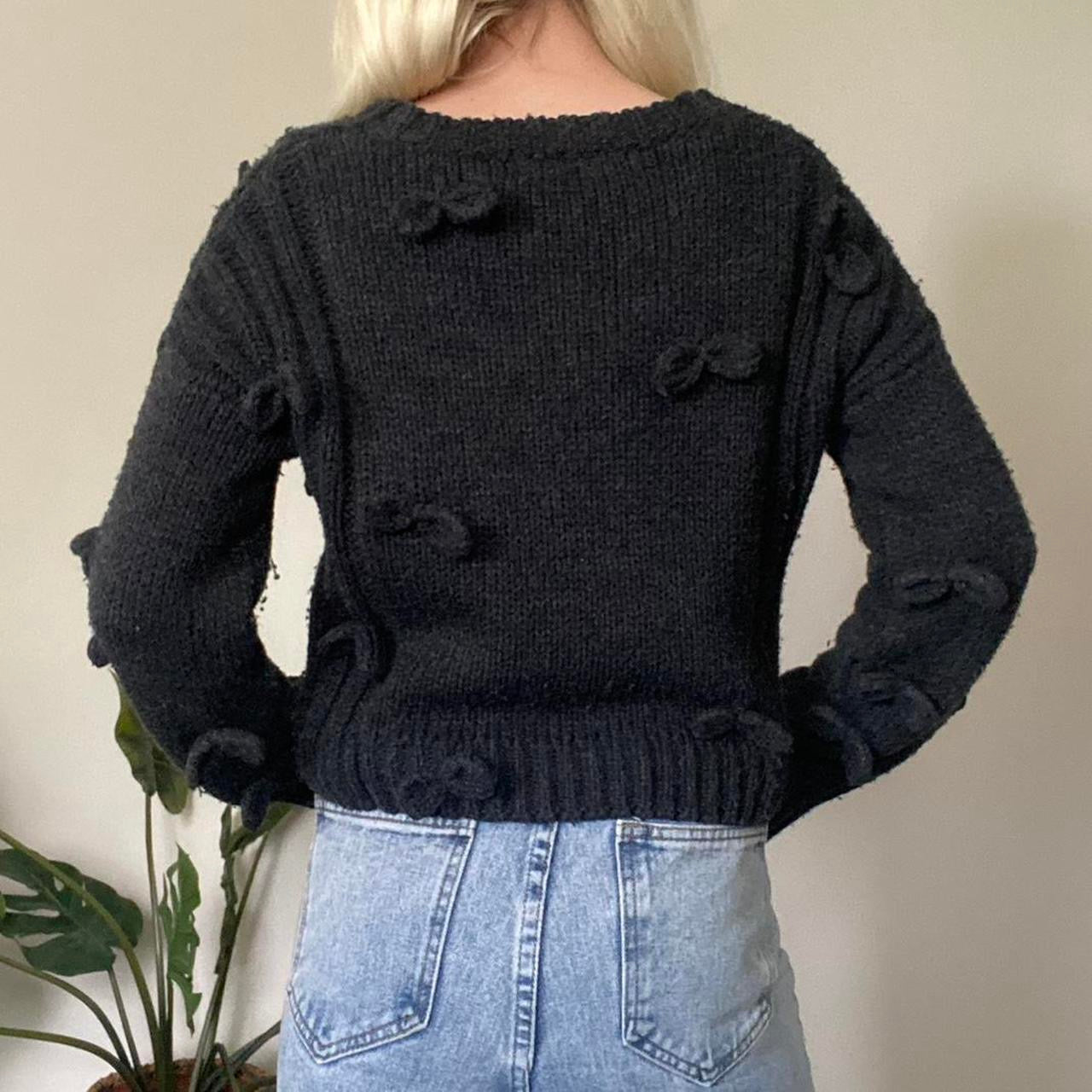 Grey cropped knit jumper with cute bows