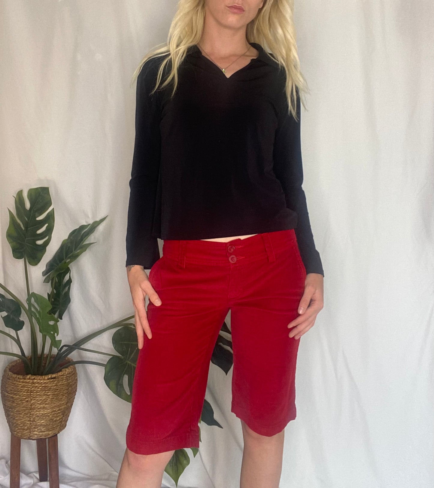 Black 3/4 v neck collared top