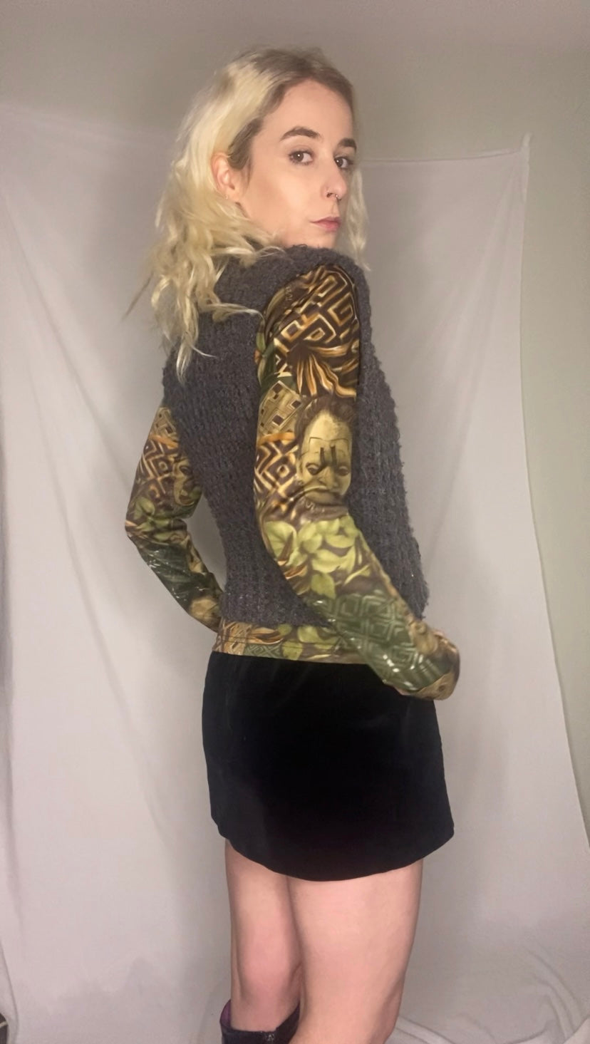 Y2K Grey knit vest with a belt detail