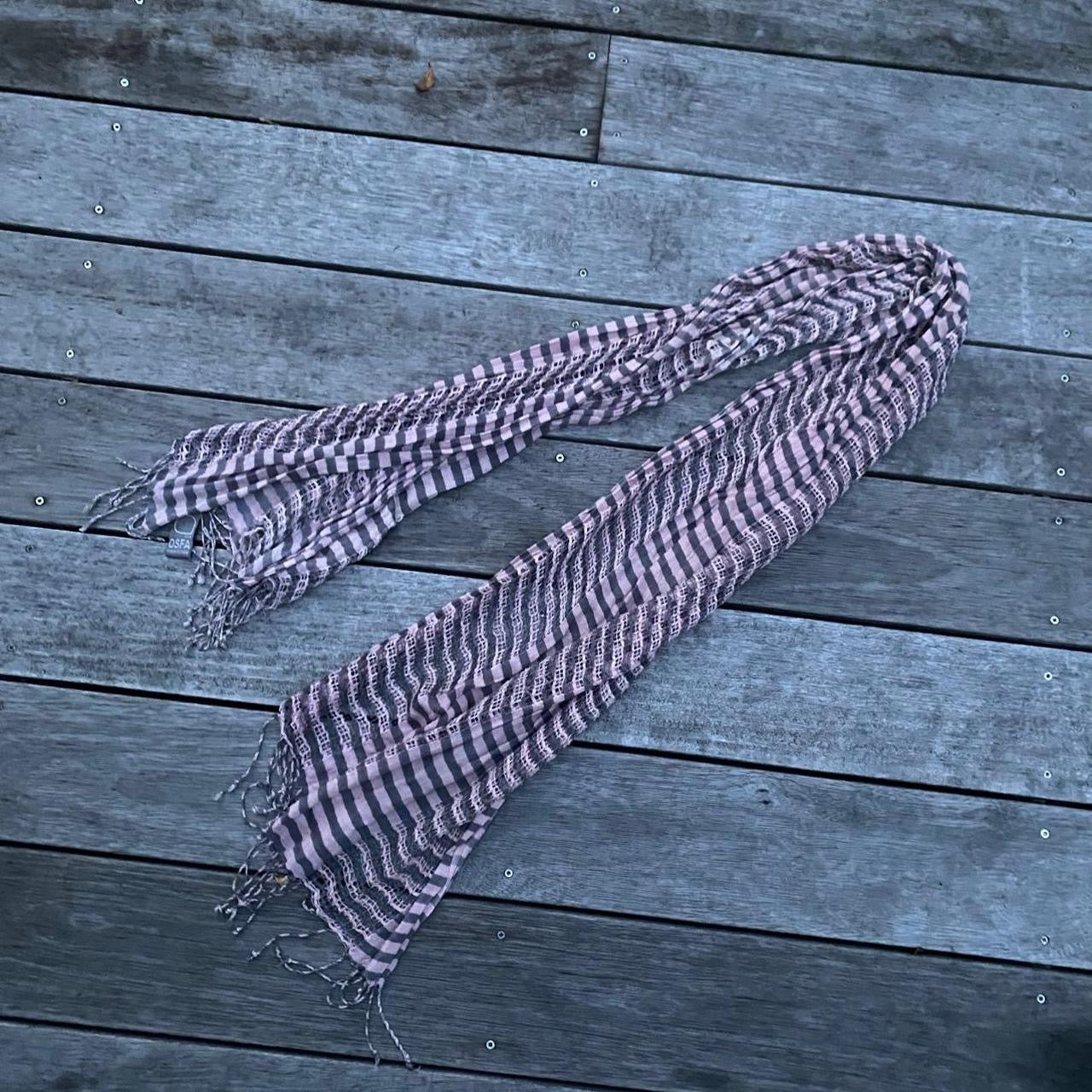 00s Grey and pink striped scarf with tassels