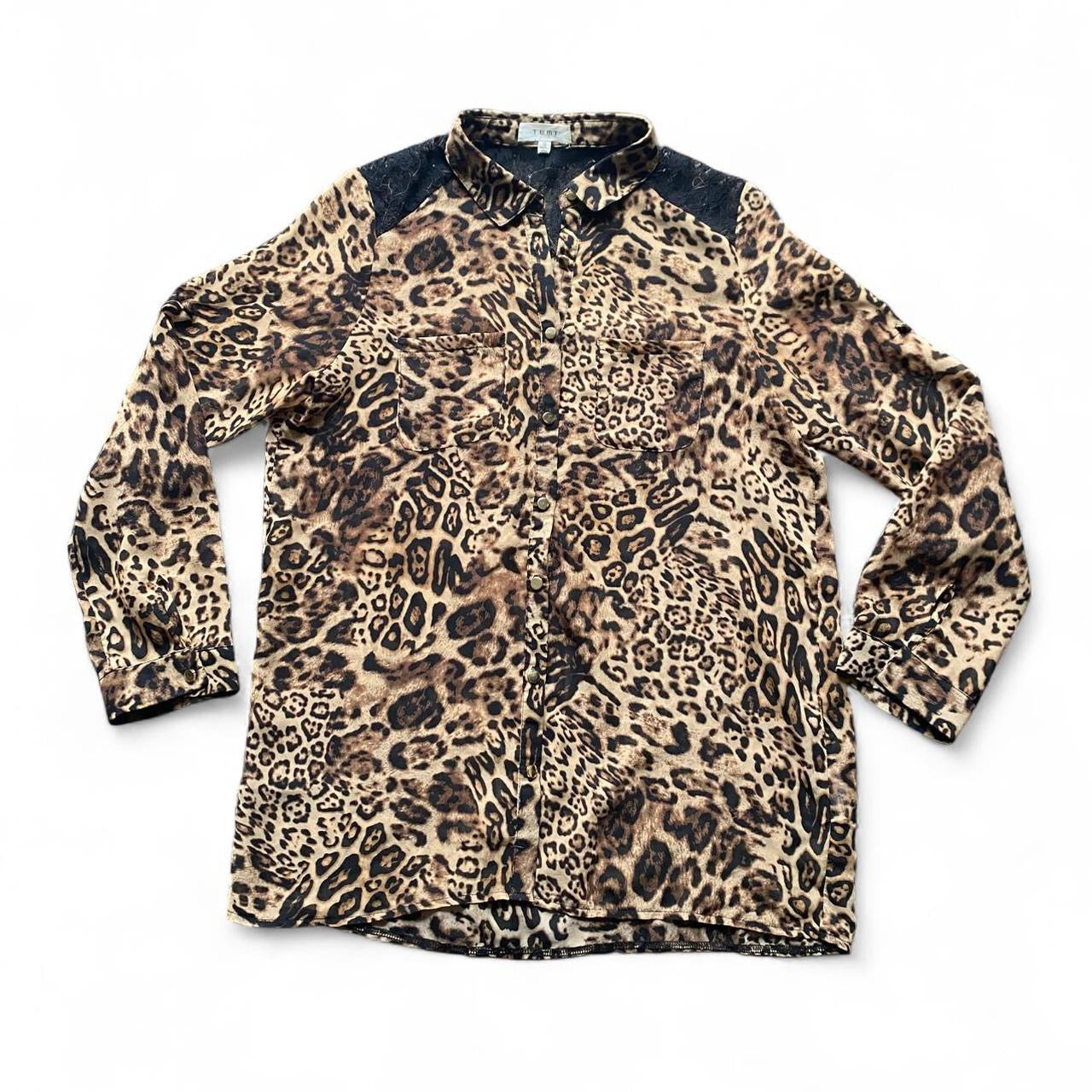 Cute 00s Leopard print blouse with lace on shoulders and gold buttons
