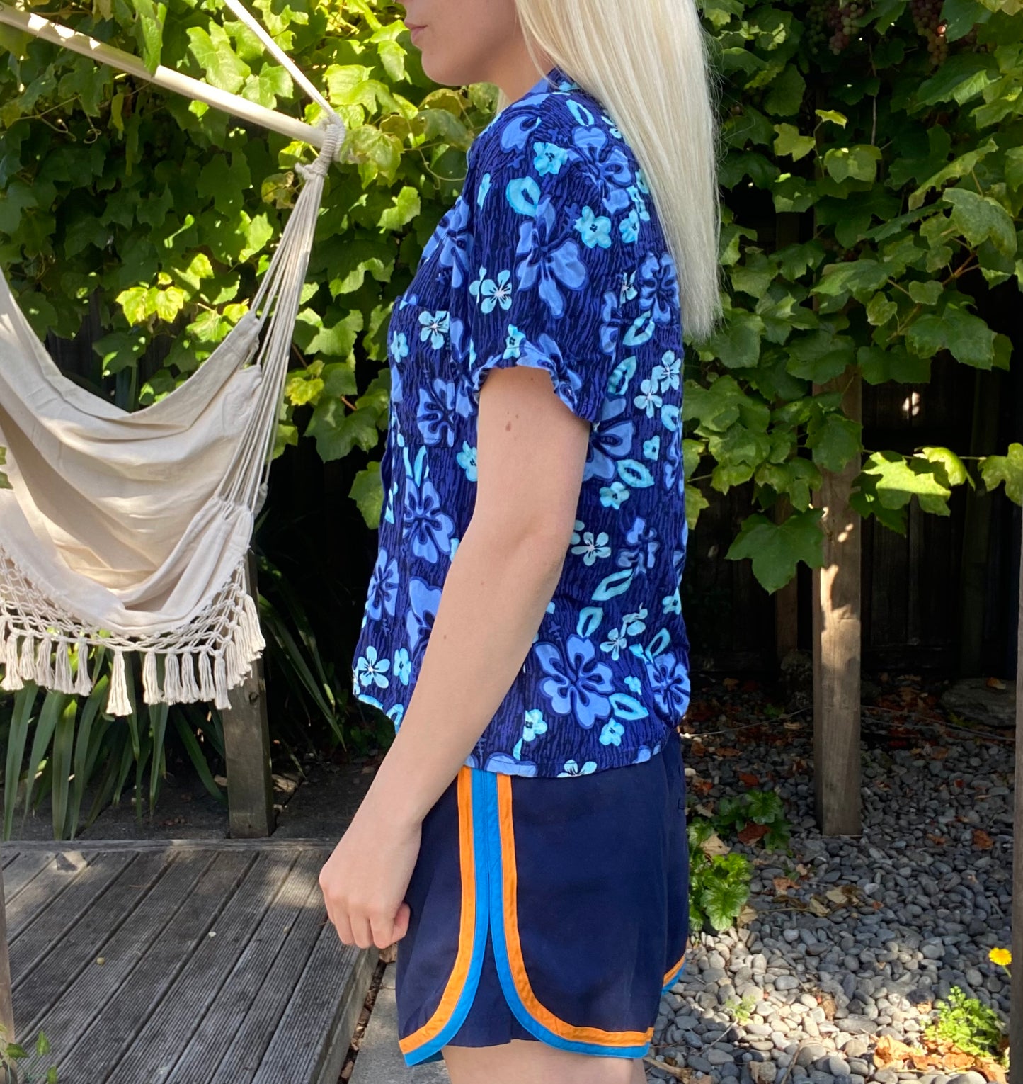 Cool surfer cropped floral button-up shirt