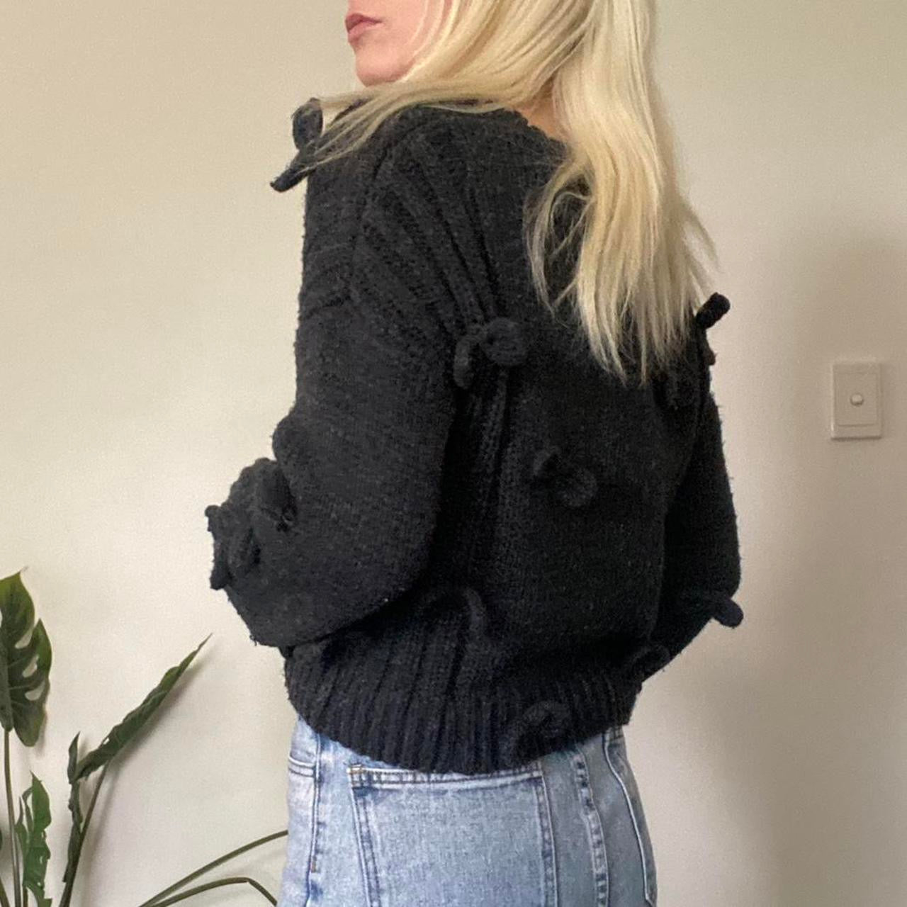 Grey cropped knit jumper with cute bows