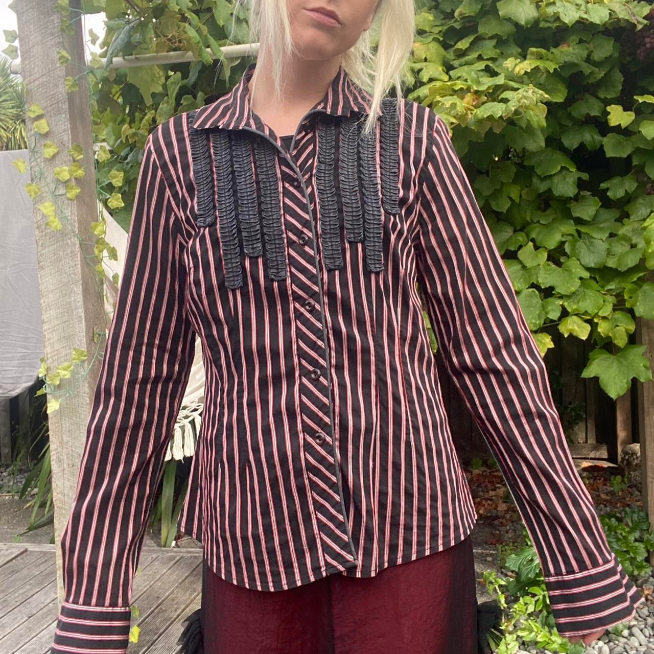 Coolest Vintage 90s red/black button up shirt