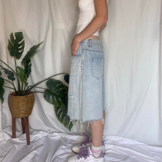 Light wash denim distressed Jorts