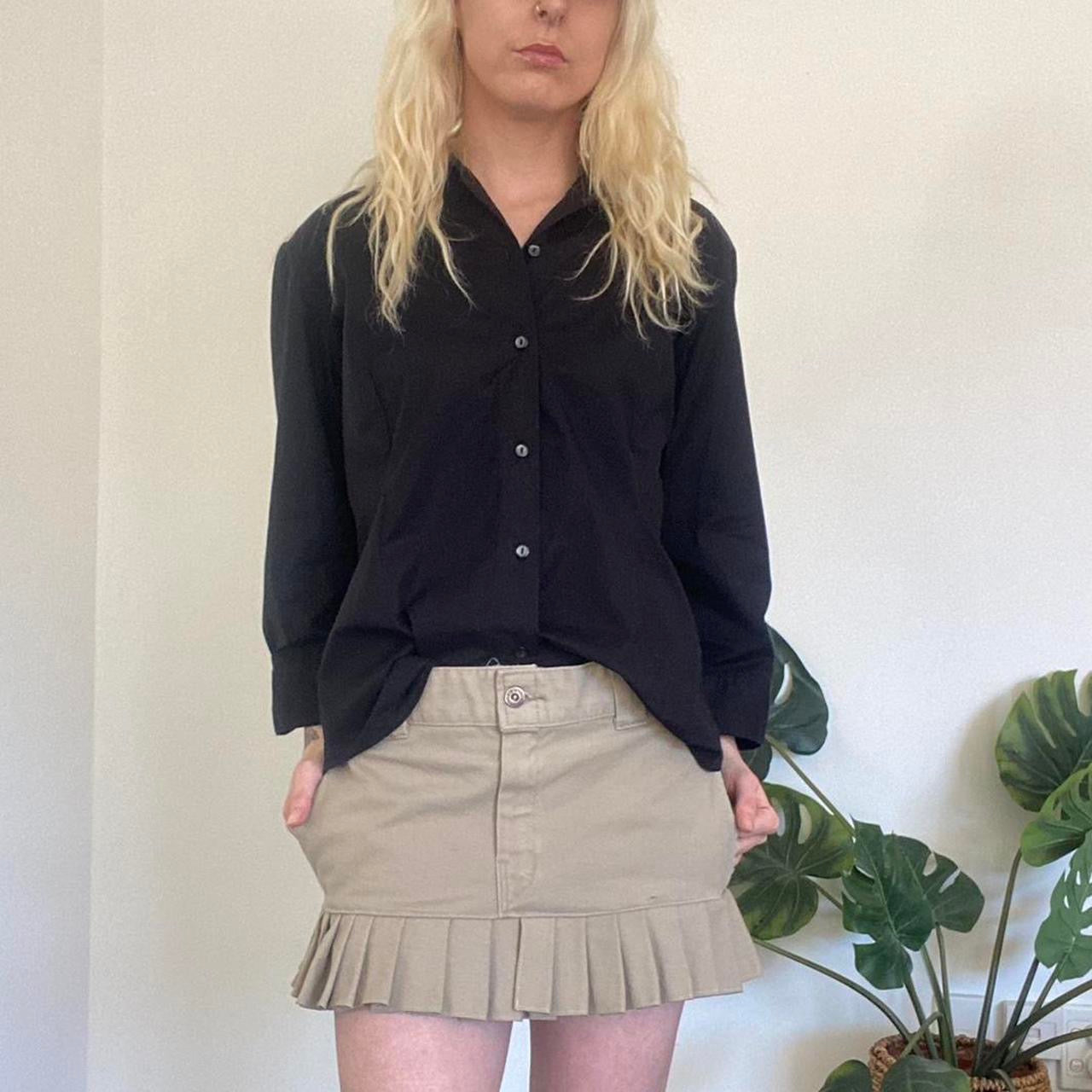 Black 3/4 sleeve fitted button up shirt