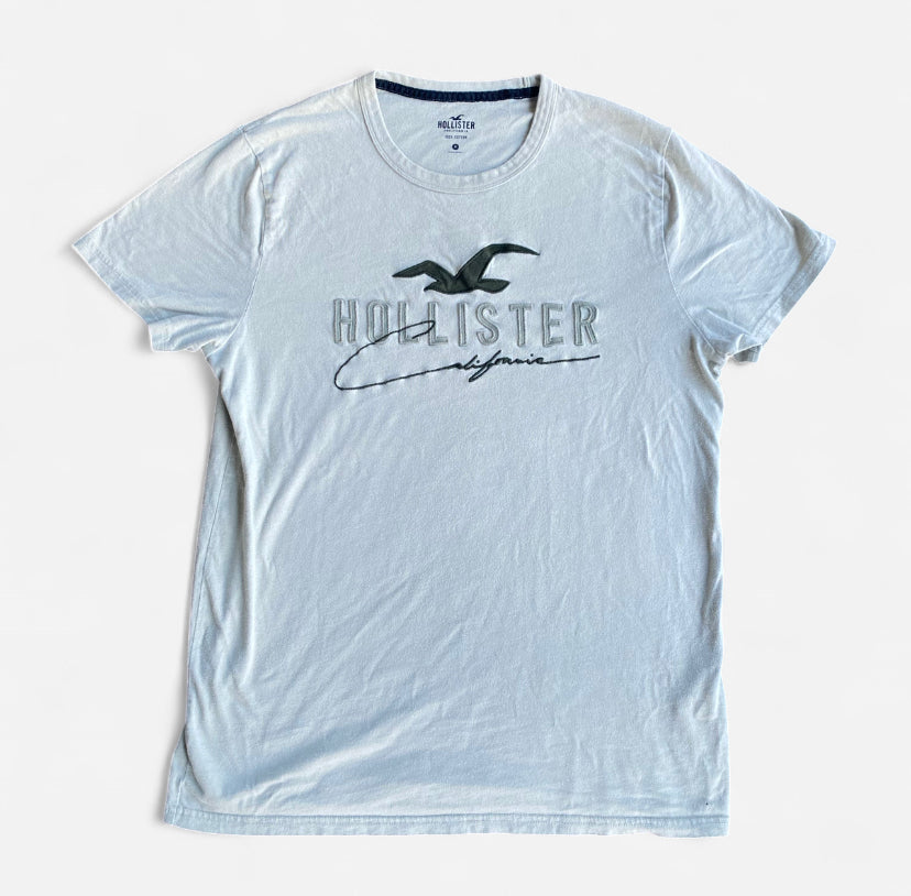 Cute sage green Hollister graphic tee!