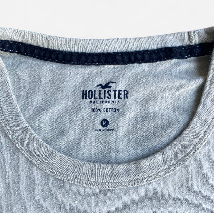 Cute sage green Hollister graphic tee!