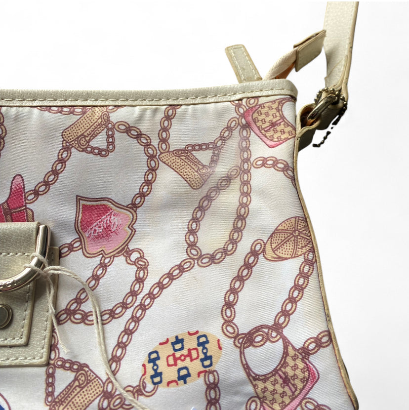 Amazing Y2K Gucci Cream charm print tote bag