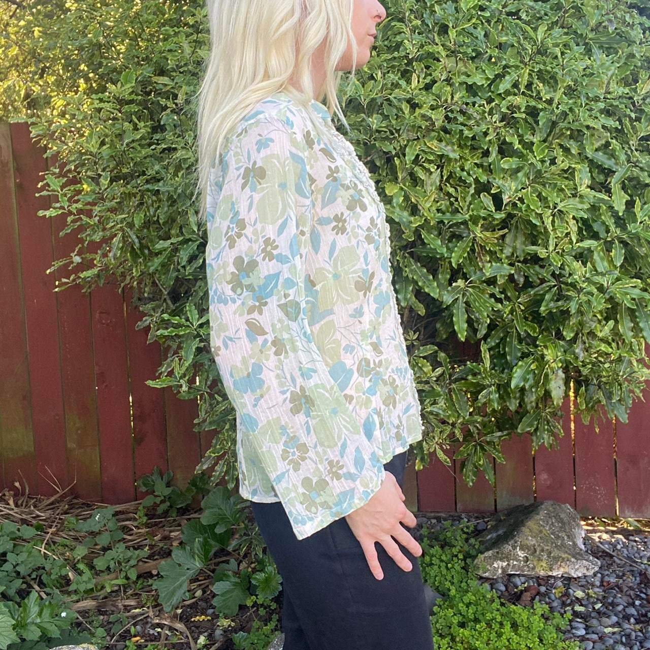 Cute Y2K Green floral ruffle blouse