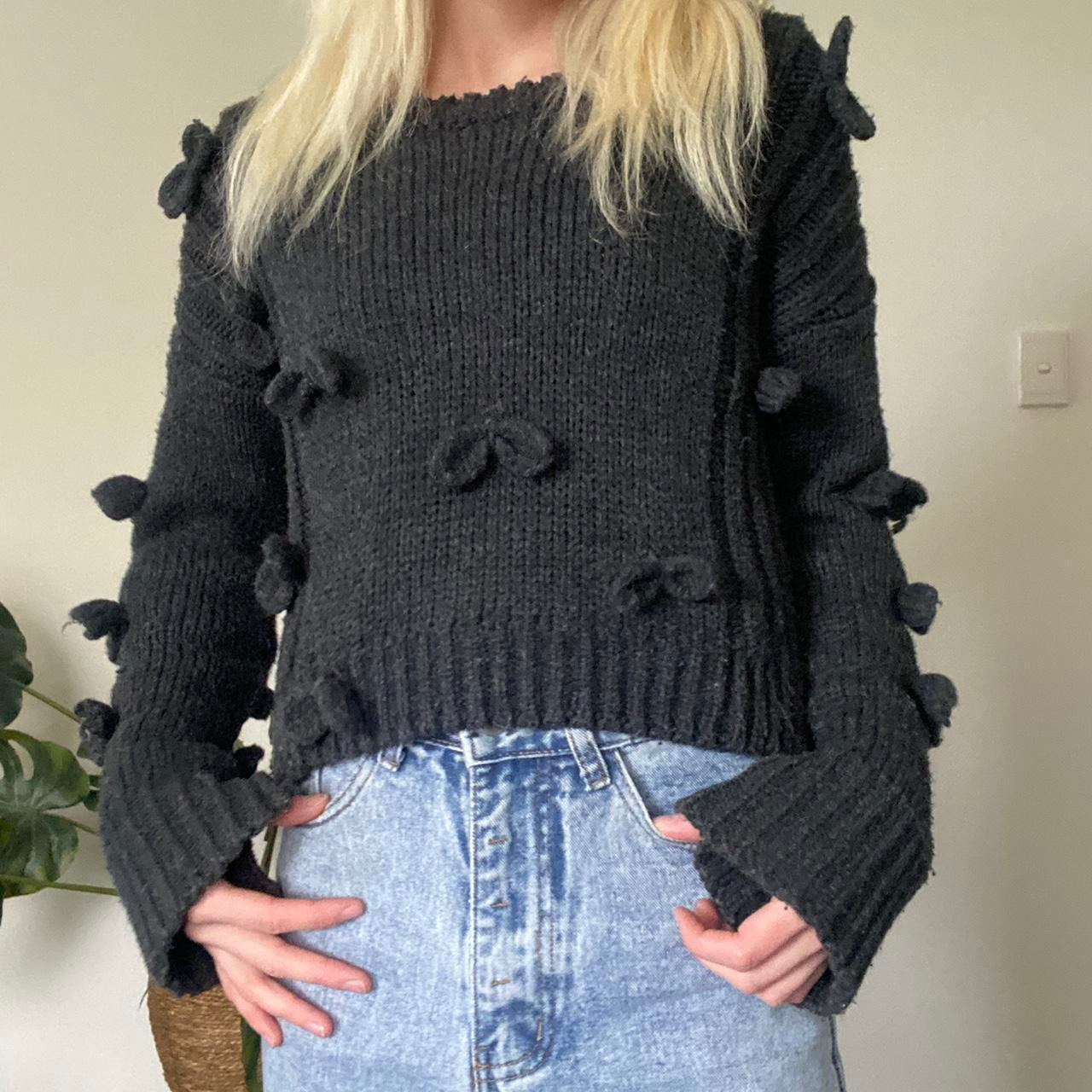 Grey cropped knit jumper with cute bows