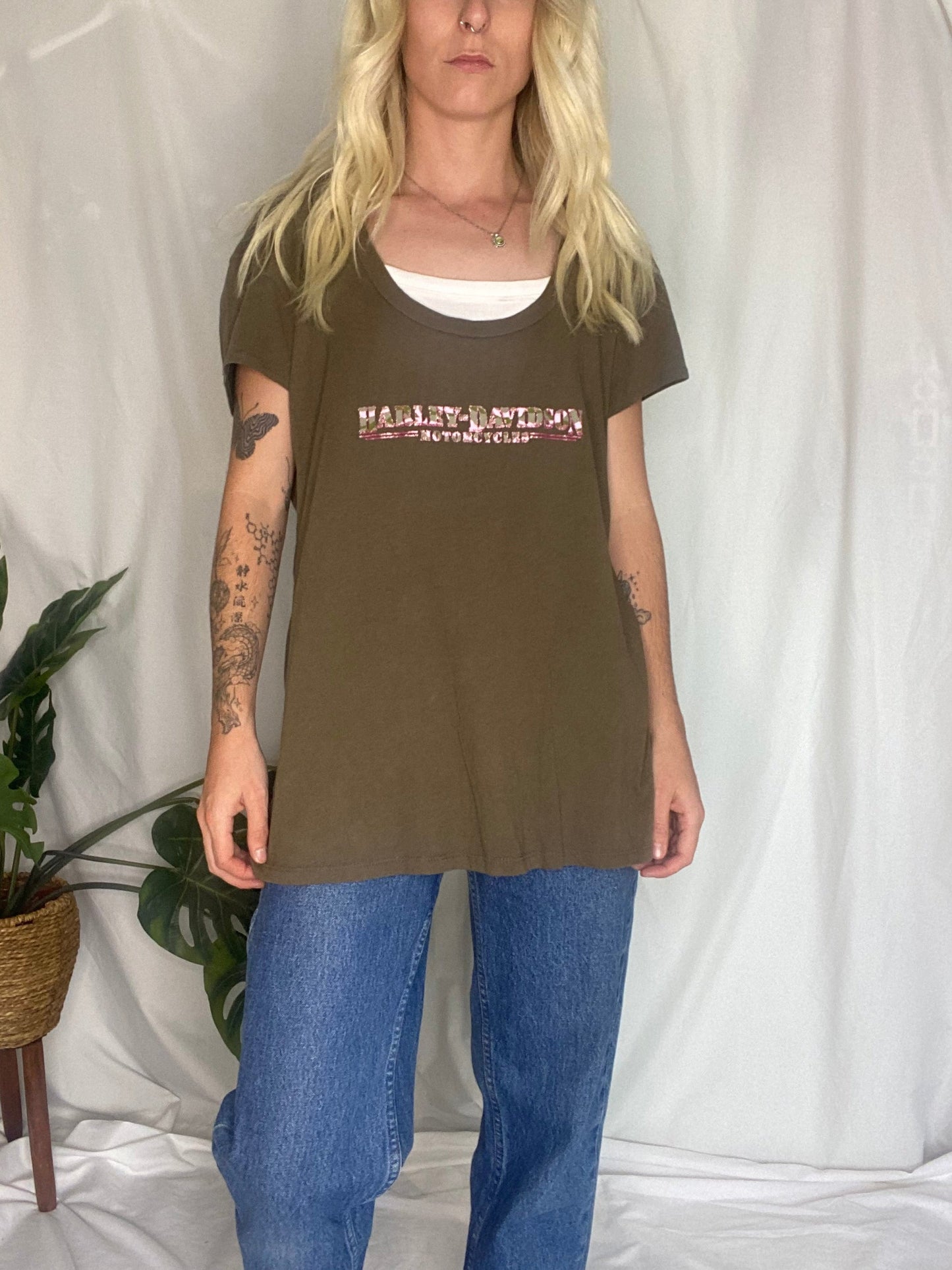 Vintage Y2K Harley Davidson army girl pink and Khaki tee!