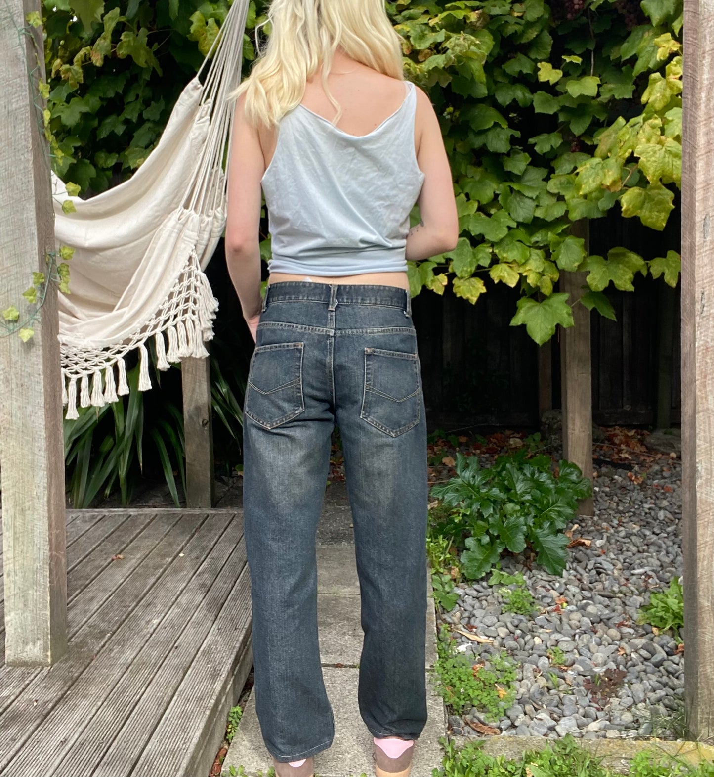 00s straight leg, low rise denim jeans