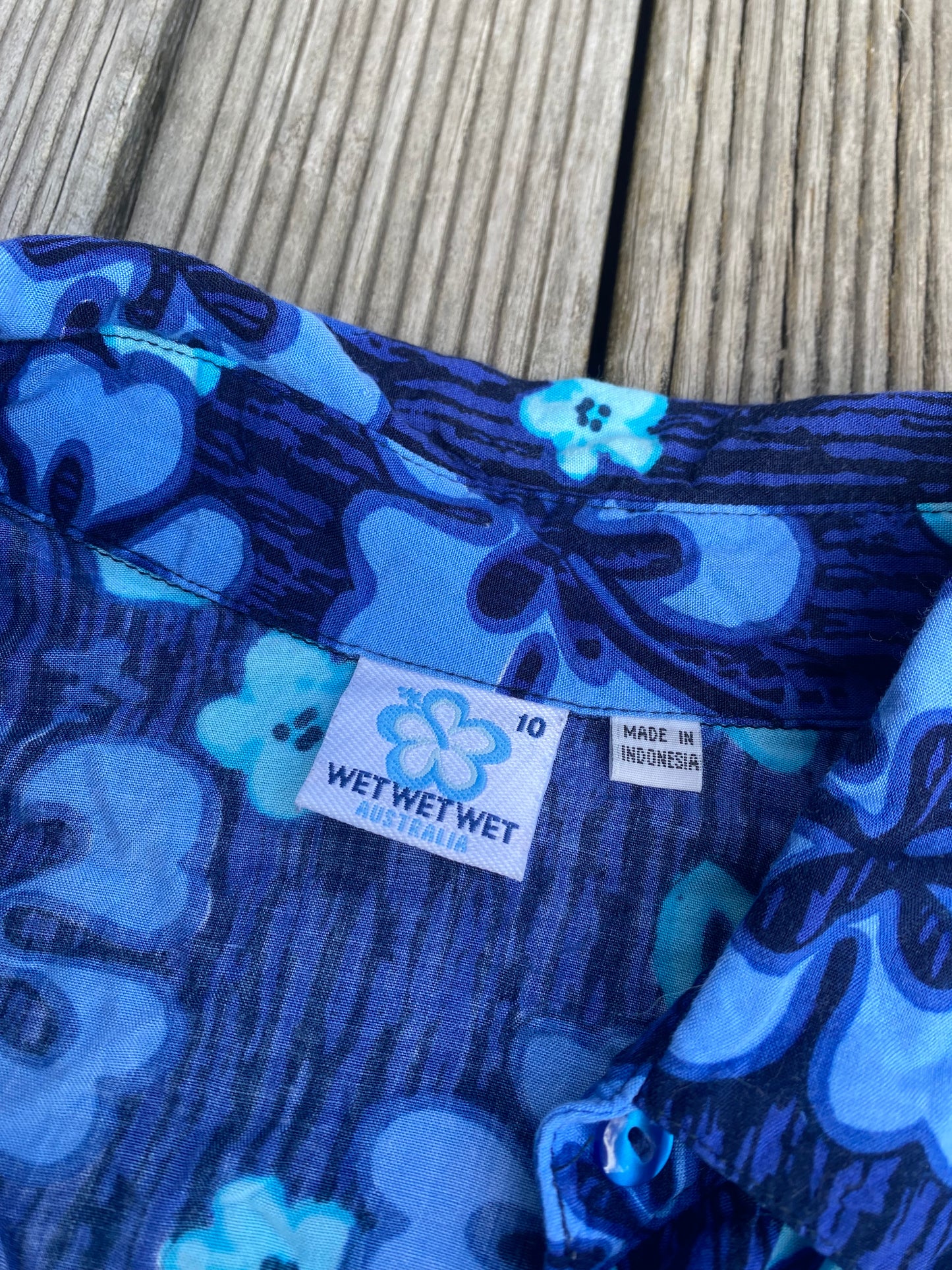 Cool surfer cropped floral button-up shirt