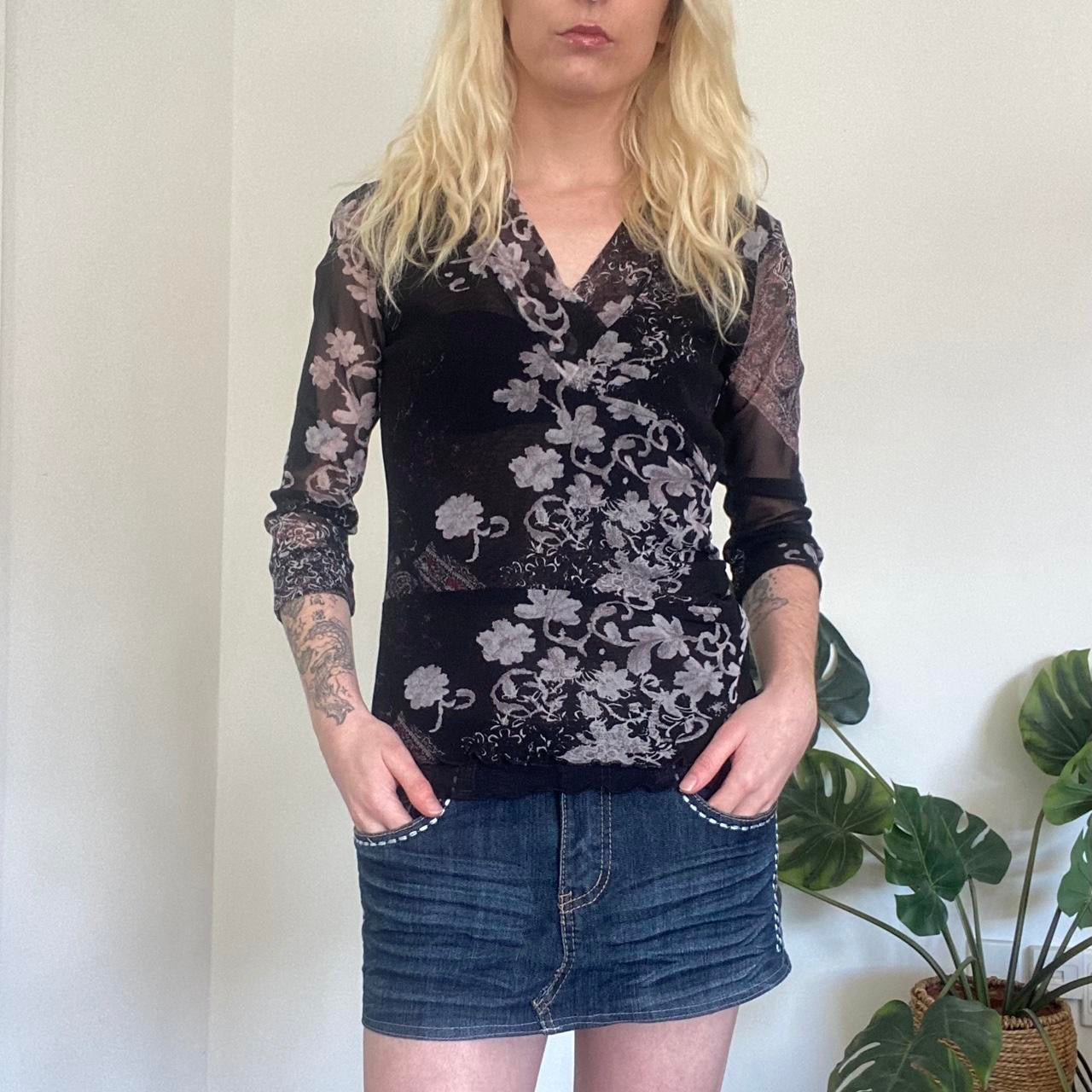 Y2K Black and grey floral mesh 3/4 top