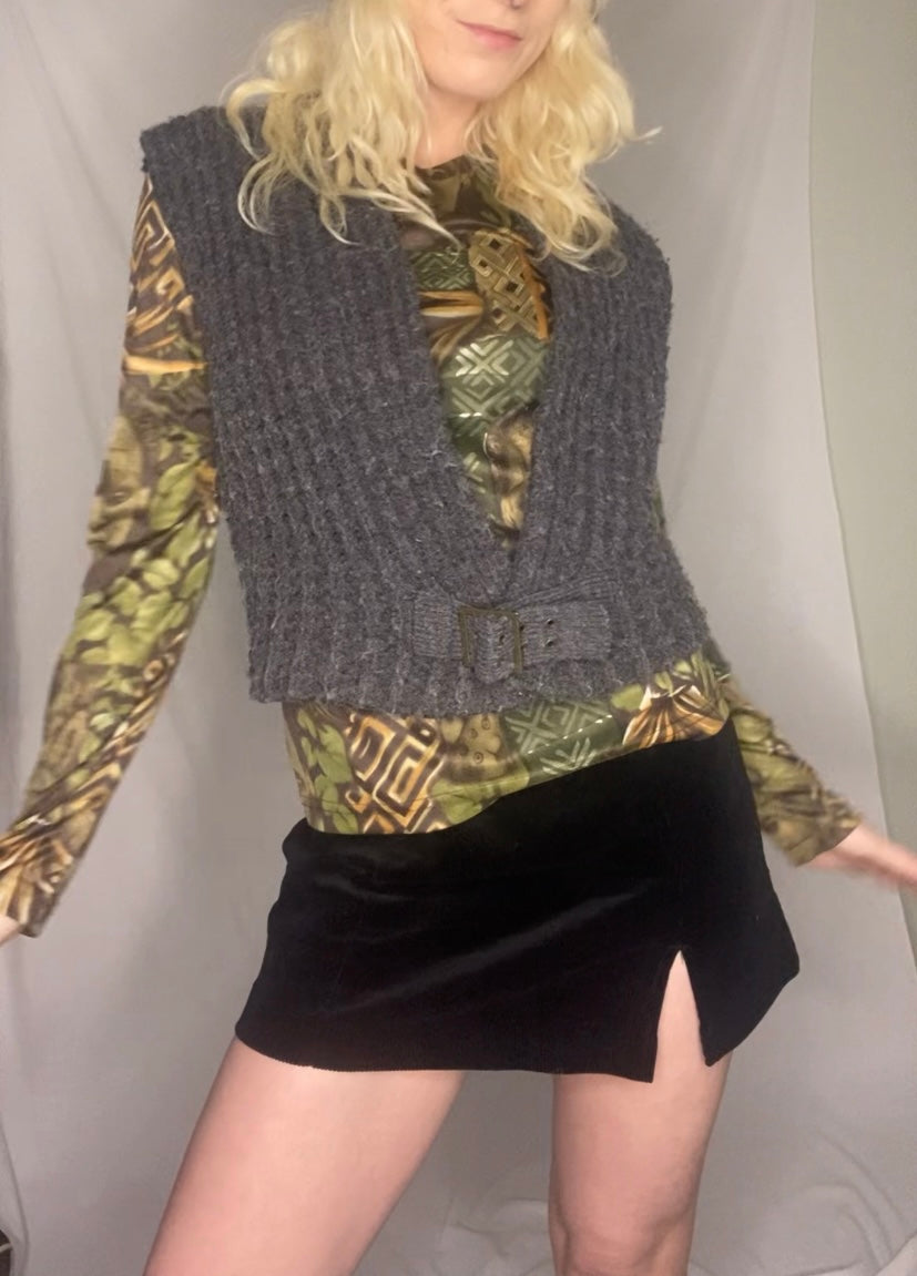 Y2K Grey knit vest with a belt detail