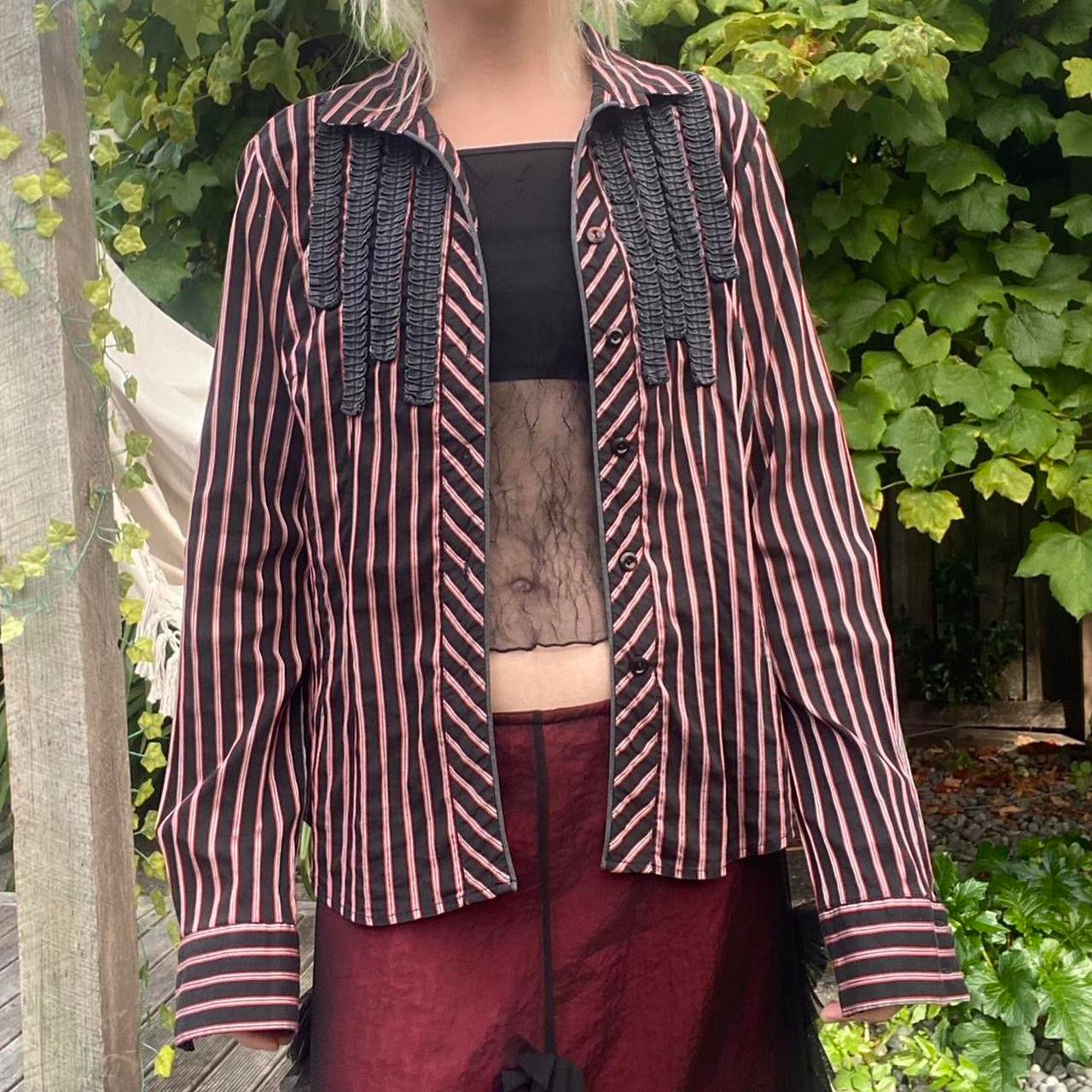 Coolest Vintage 90s red/black button up shirt