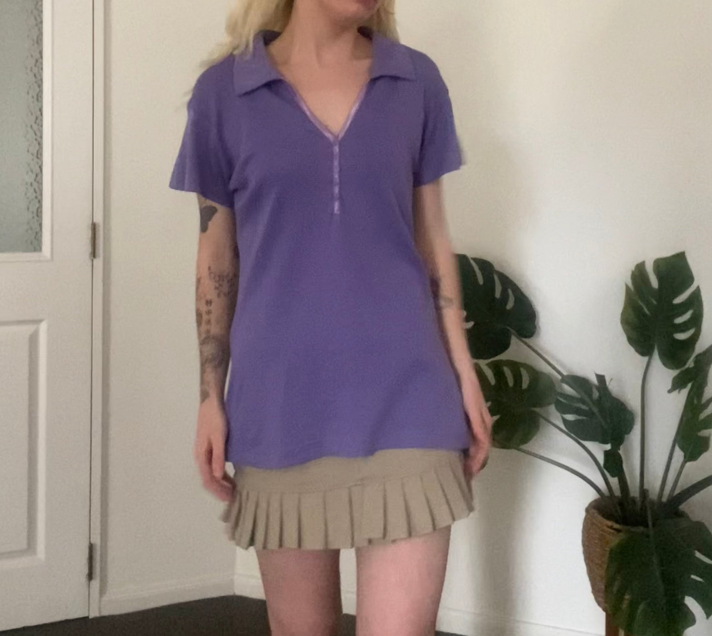 Vintage purple v neck ruched top with cute buttons