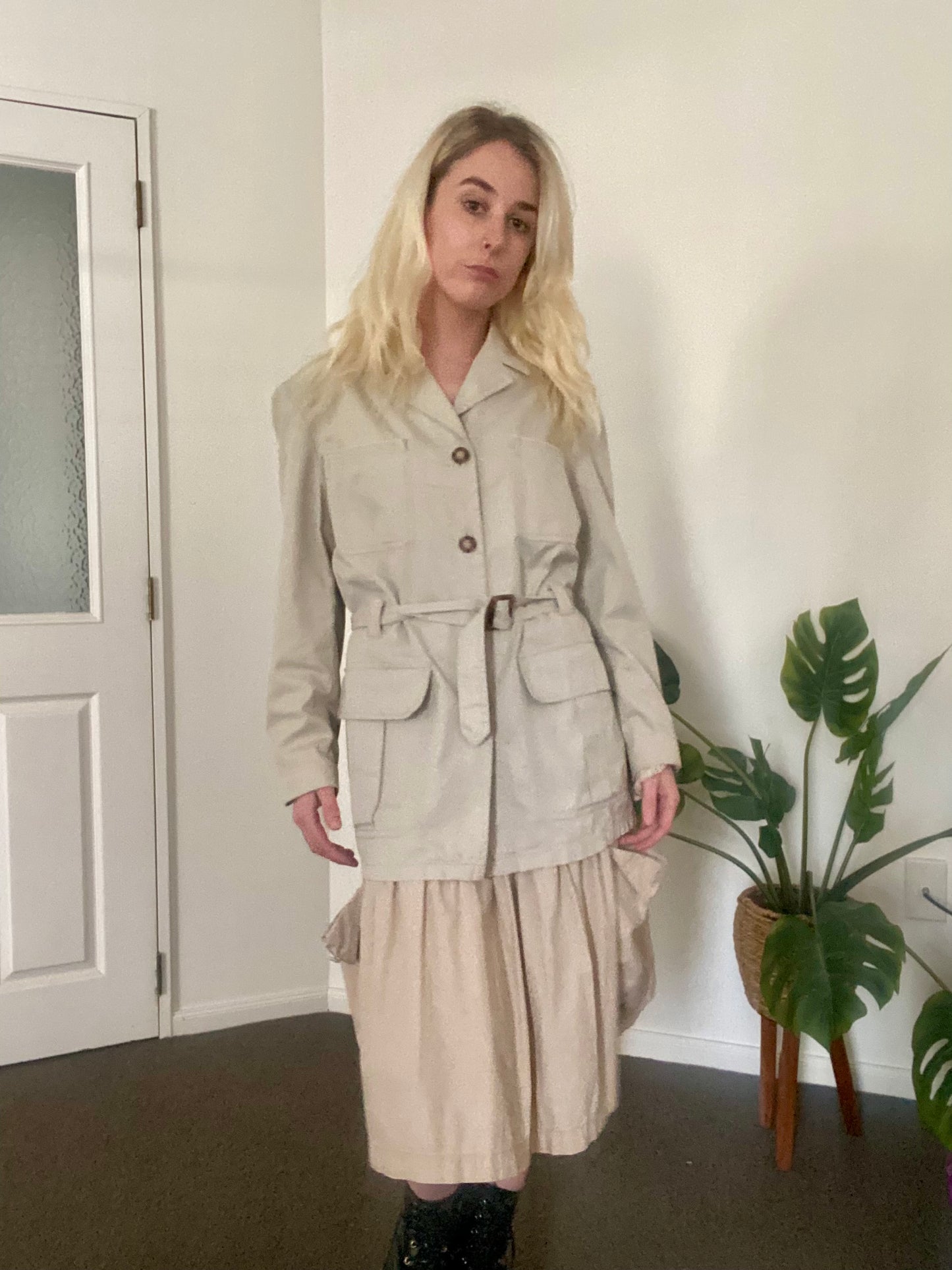 Vintage 90s cream coat with belt detail