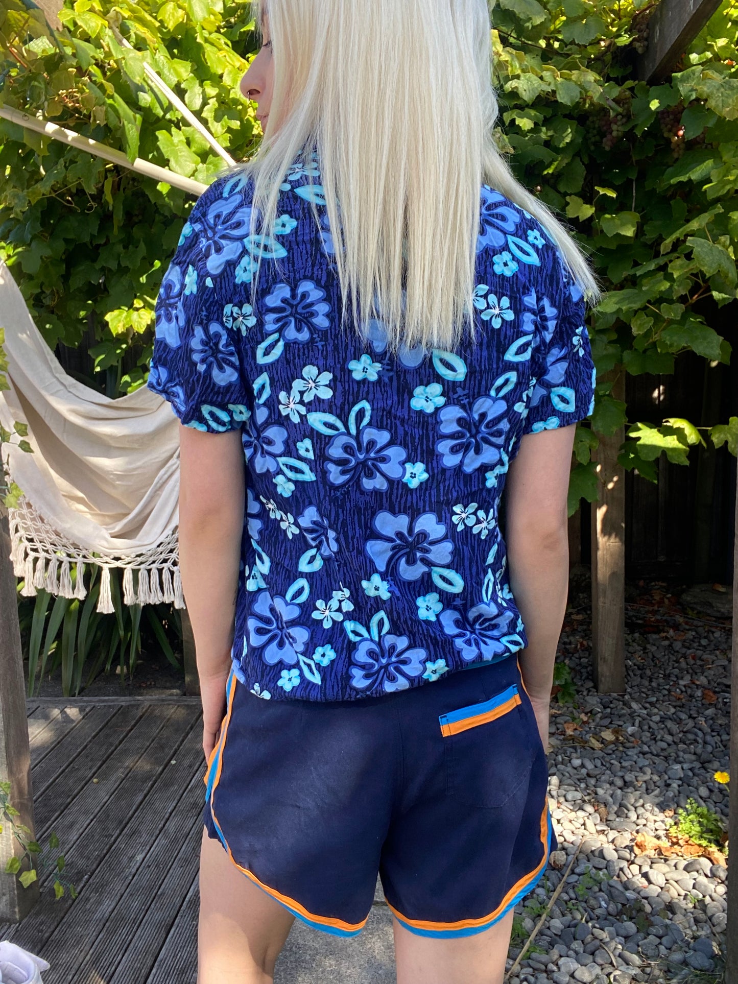 Cool surfer cropped floral button-up shirt