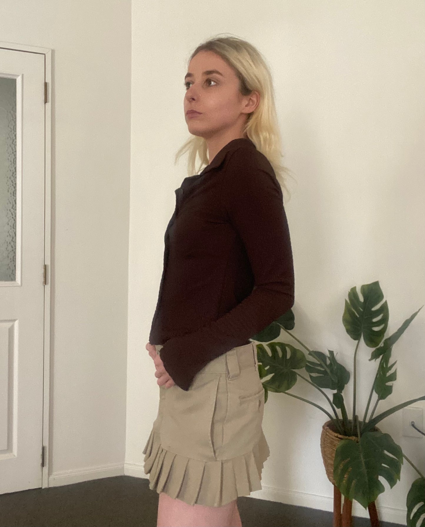 Cute brown cropped button up collared longsleeve