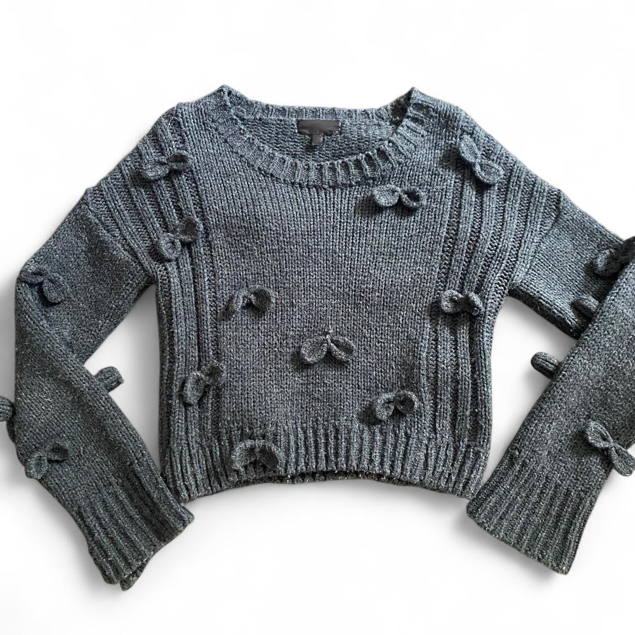 Grey cropped knit jumper with cute bows