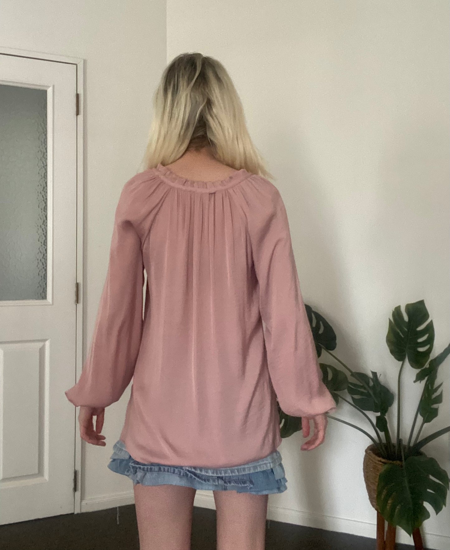 Pretty pink ruched tie up top with balloon sleeves