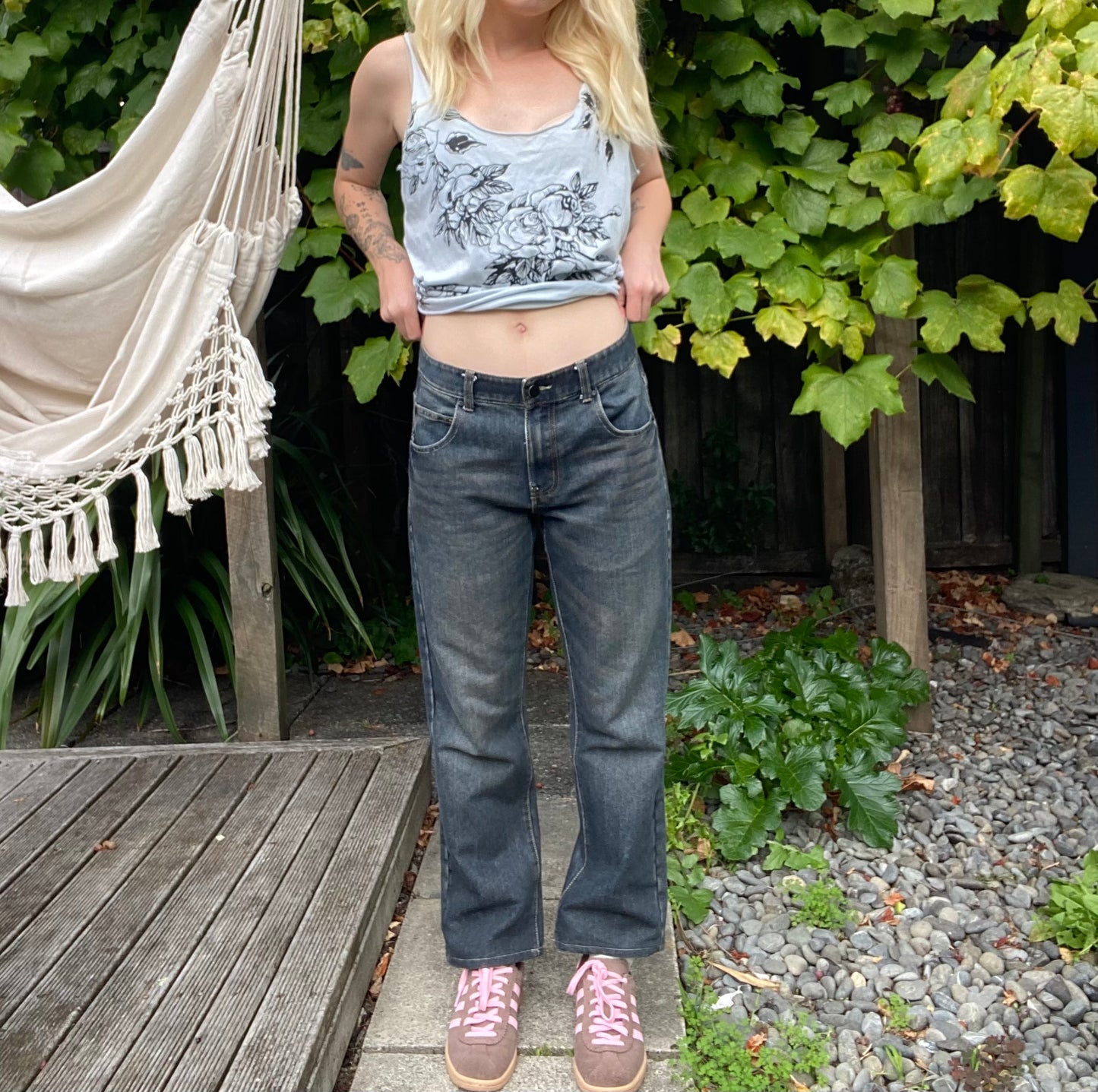 00s straight leg, low rise denim jeans