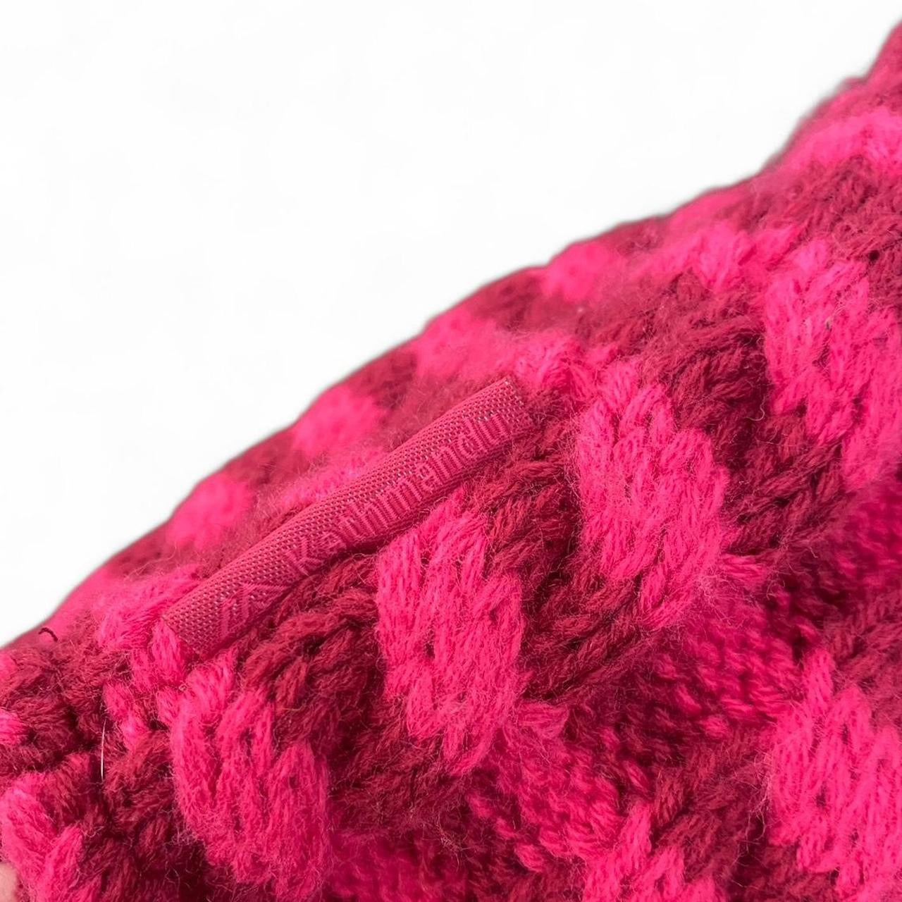 Amazing Two toned striped knit beanie w pom-poms
