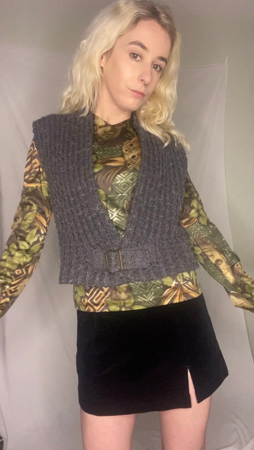Y2K Grey knit vest with a belt detail