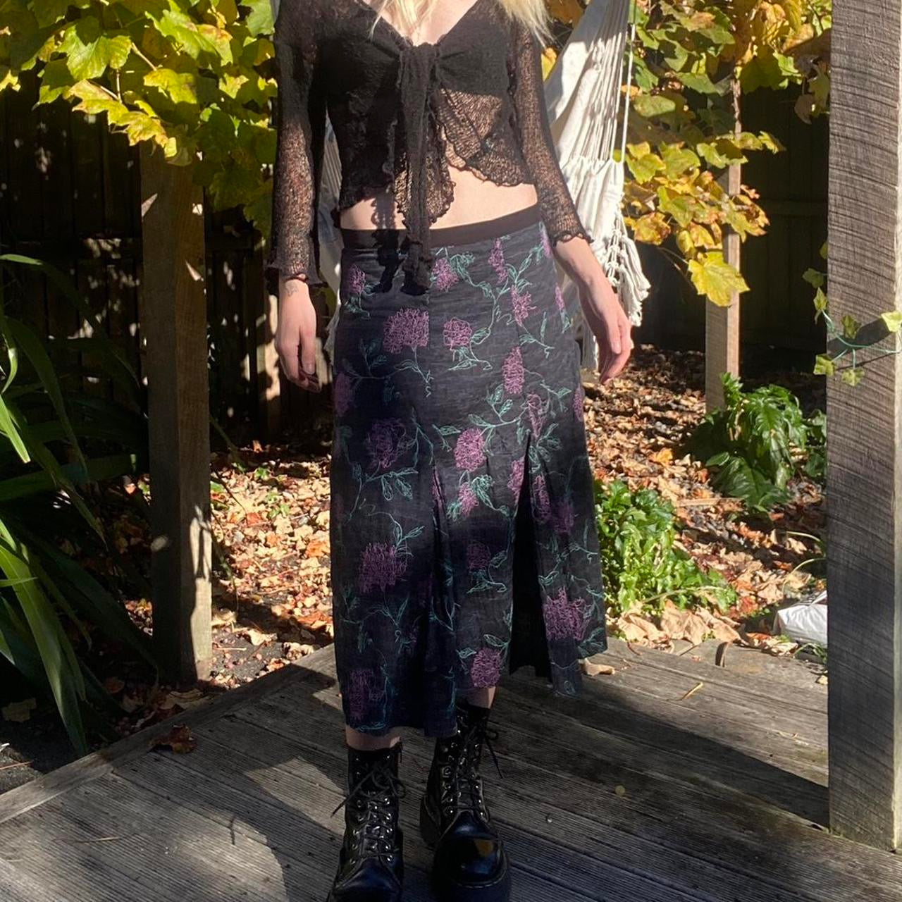 90s Black and purple floral pleated skirt