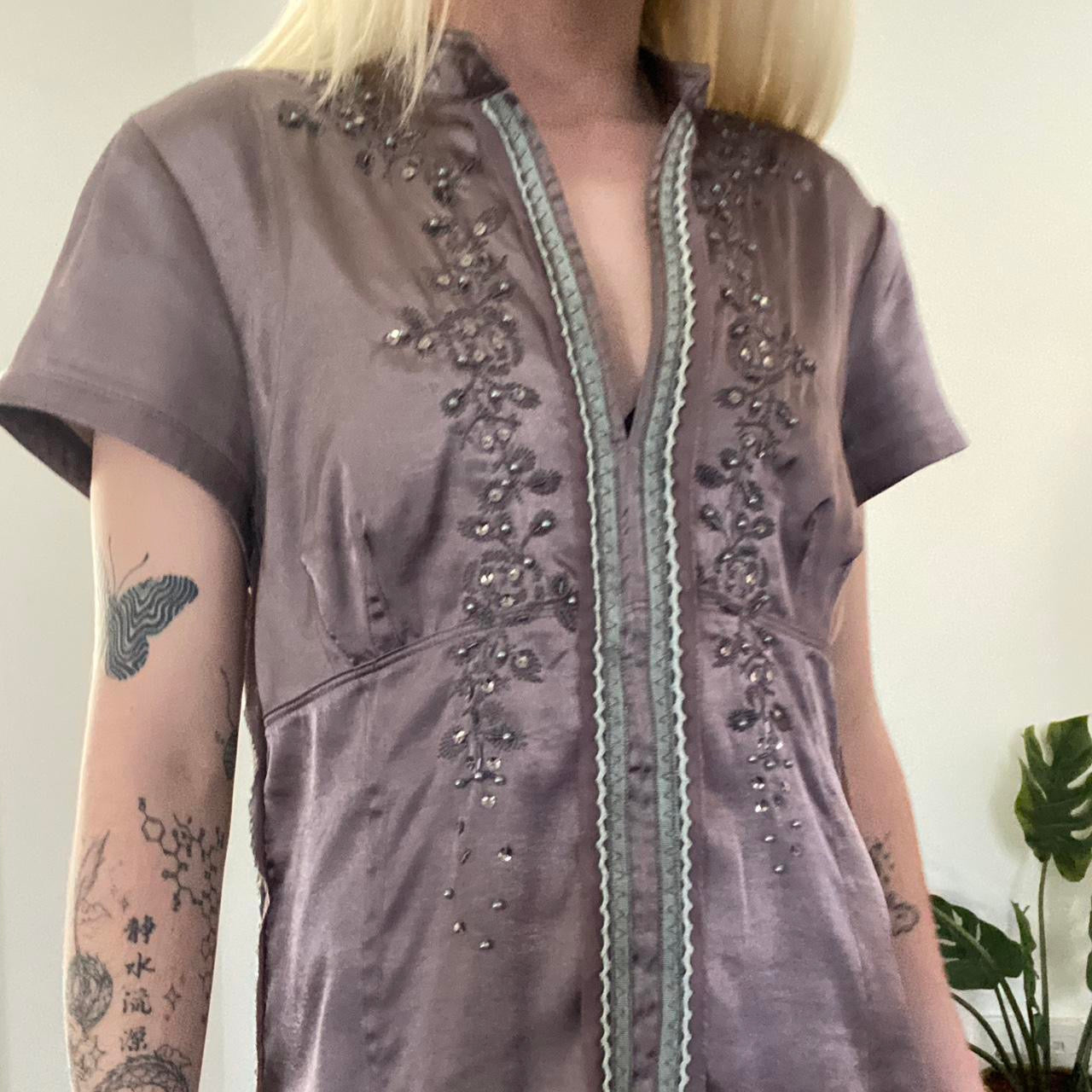 The cutest Y2K grey/purple Satin detailed zip dress