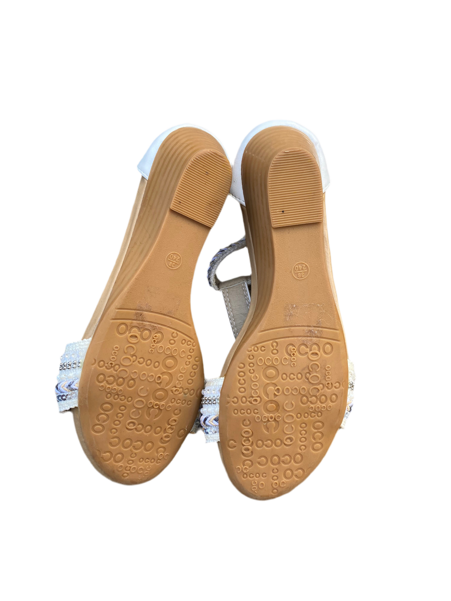 Stunning Y2K beaded white/tan Sandals