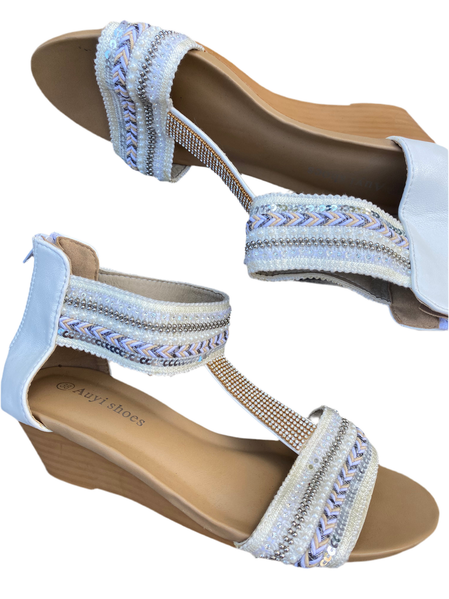 Stunning Y2K beaded white/tan Sandals