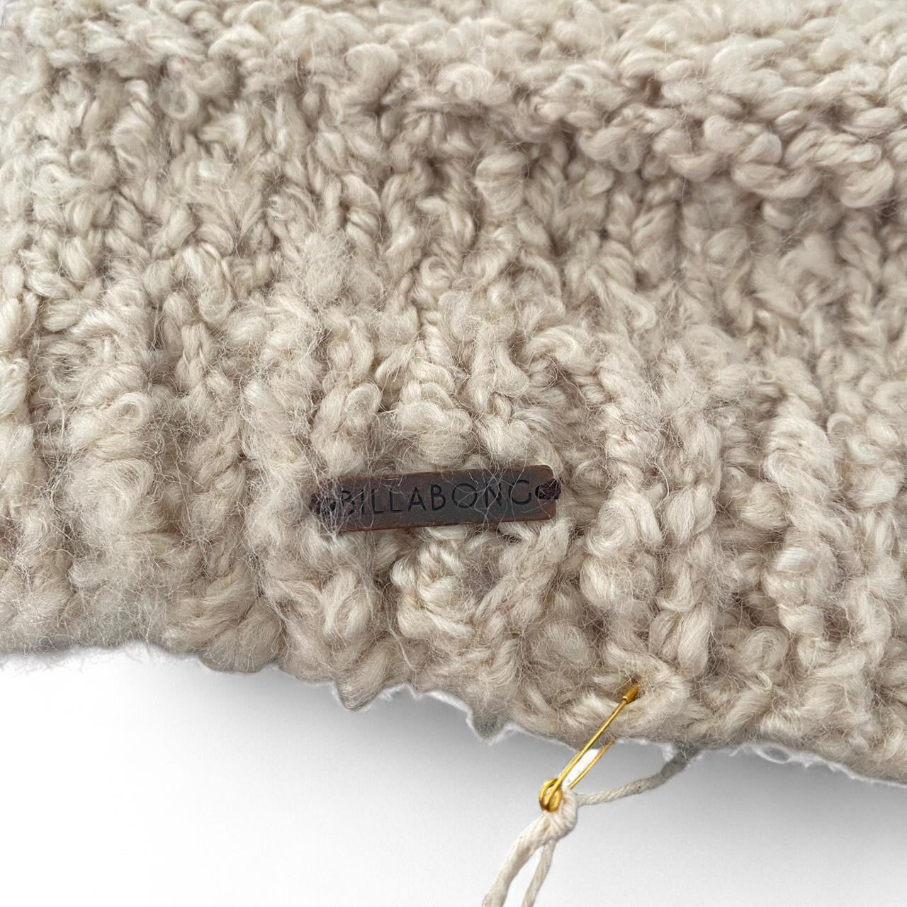 Y2K cream knit Billabong Pom Pom Beanie