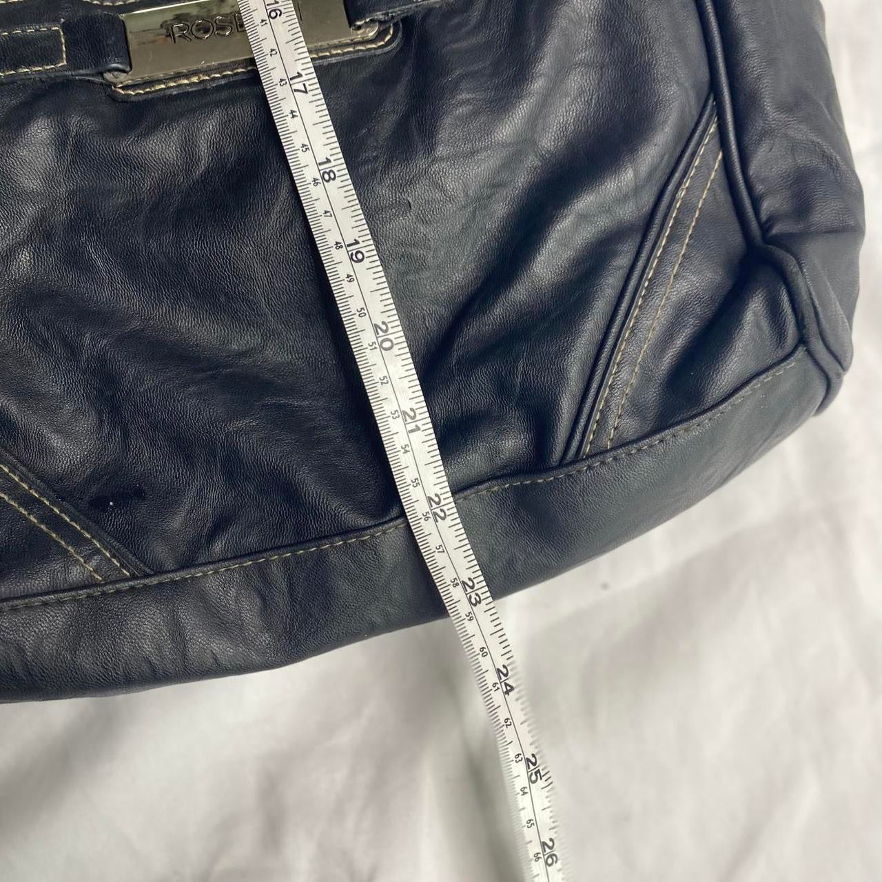 Beautiful 00s style Chucky leather style bag