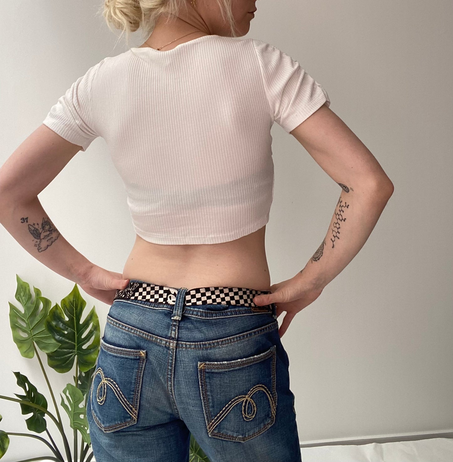 Cropped white ruched ribbed top