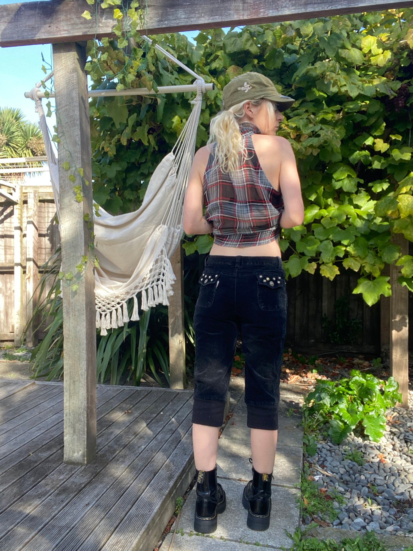 90s Black corduroy capri pants