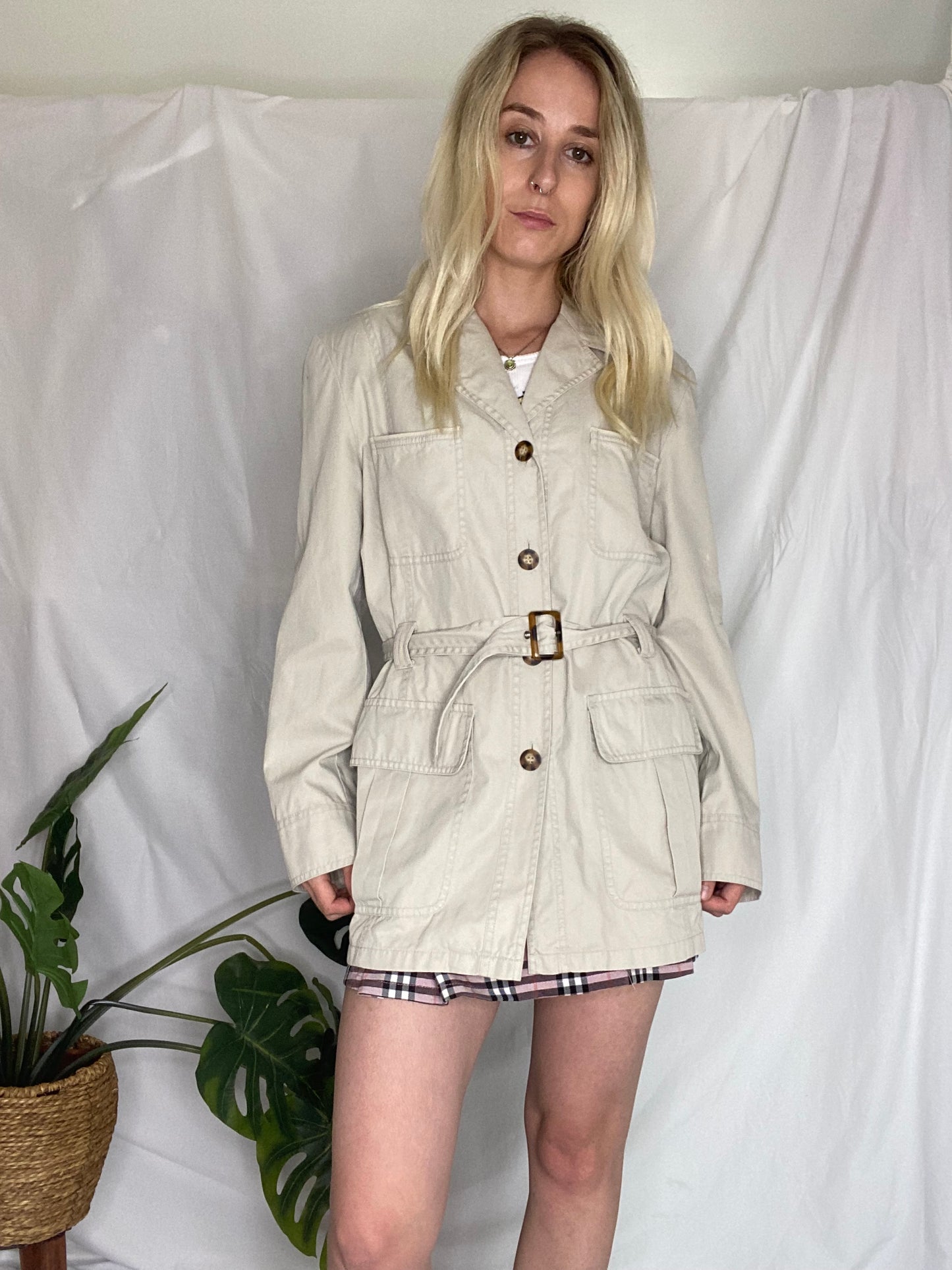 Vintage 90s cream coat with belt detail