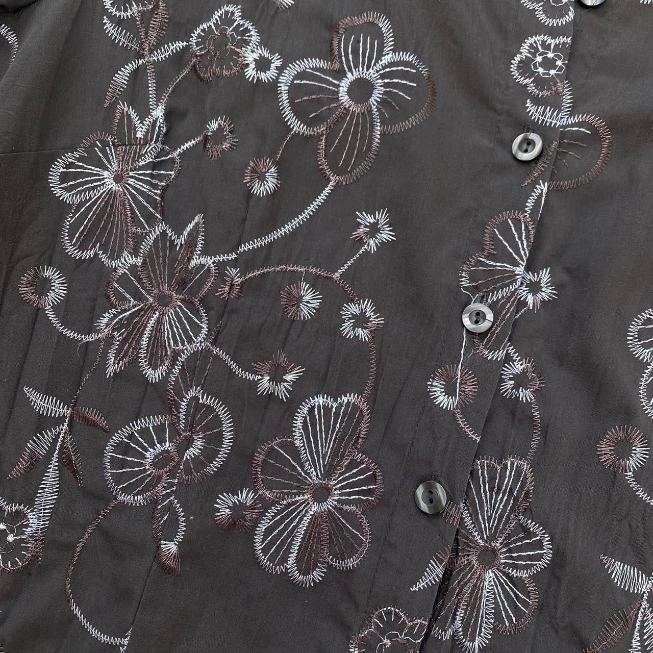 Brown/white embroidered floral button-up shirt