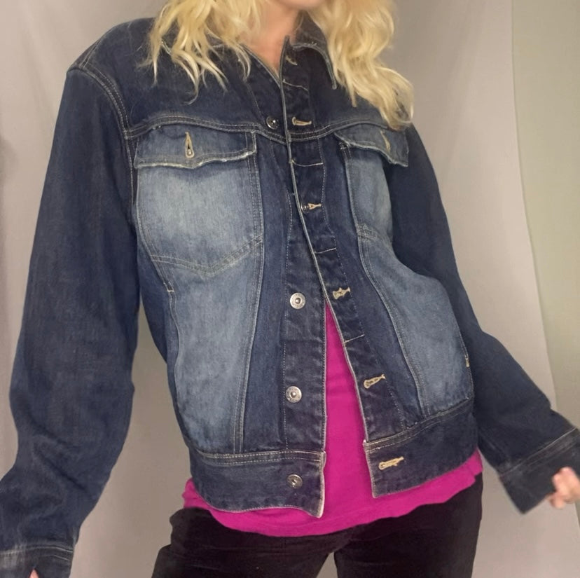 Y2K rip curl denim jacket with cute patches!!
