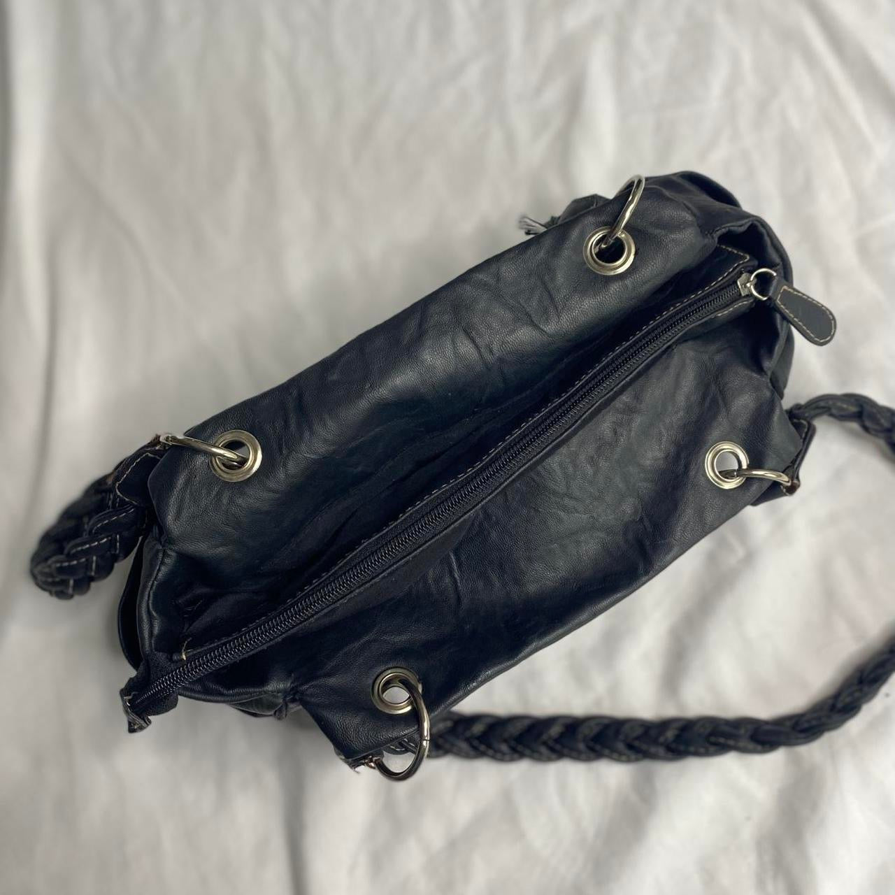 Beautiful 00s style Chucky leather style bag