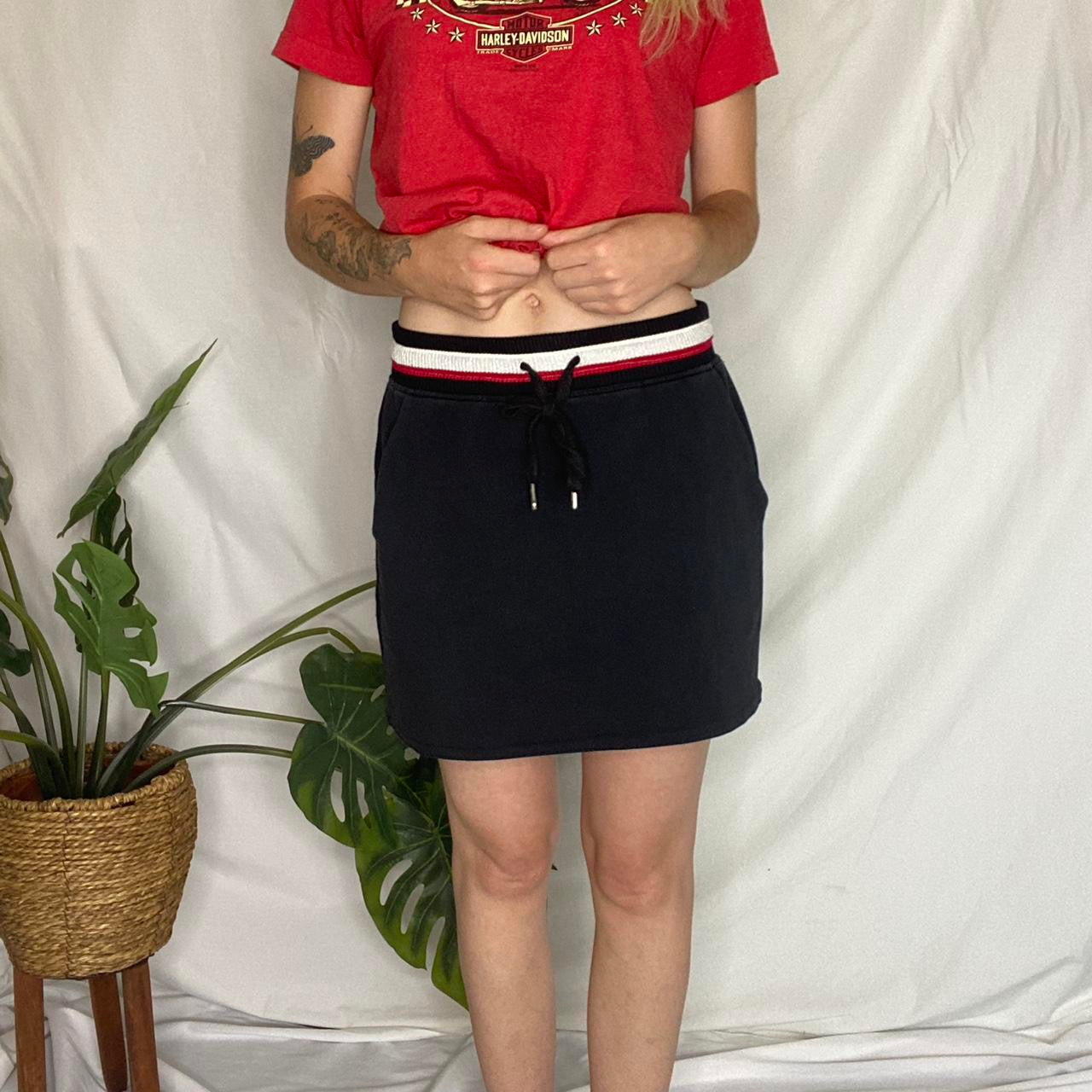 Black storm skirt with drawstrings