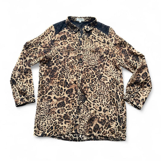 Cute 00s Leopard print blouse with lace on shoulders and gold buttons
